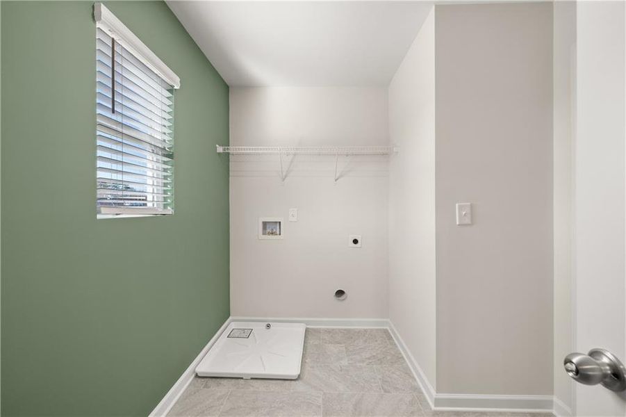 Spacious, unfurnished interior of a new home in Lake Carlton, Loganville (Image 20).