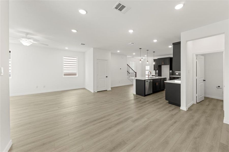 09. 6922 Terlingua - Dining (2) 09. 6922 Terlingua - Dining (2)