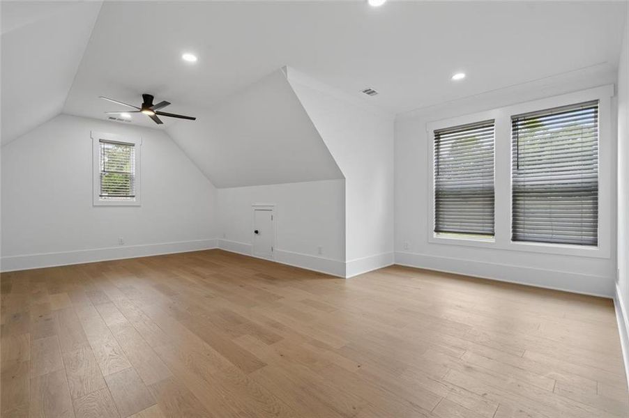 Spacious, unfurnished interior of a new home in , Bethlehem (Image 73).