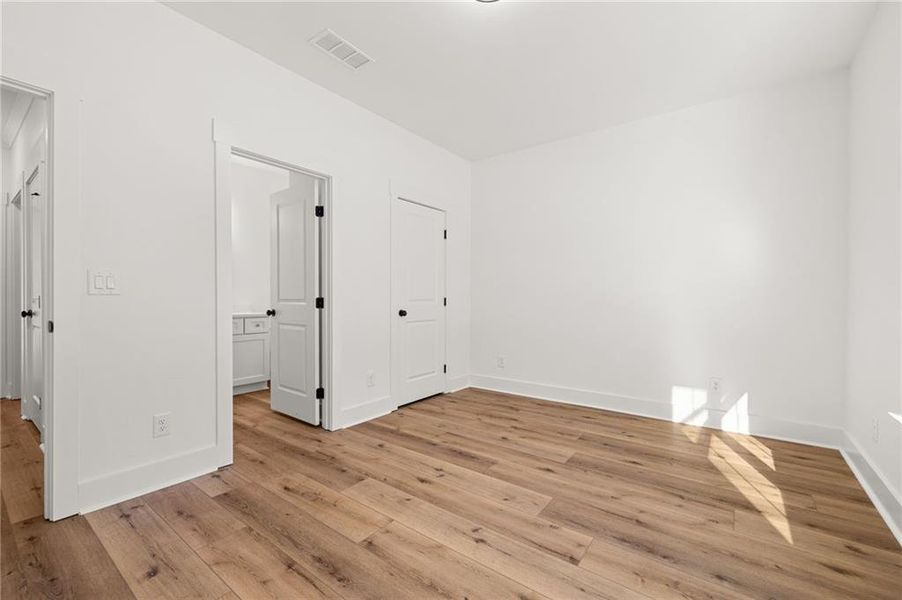 Spacious, unfurnished interior of a new home in , Sugar Hill (Image 15).