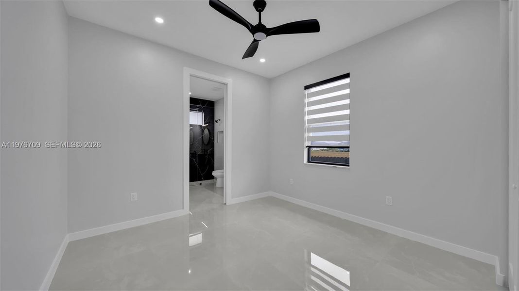 Spacious, unfurnished interior of a new home in , Cape Coral (Image 31).