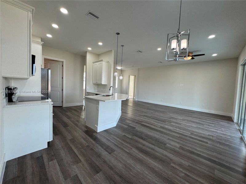 Spacious, unfurnished interior of a new home in , Labelle (Image 41).