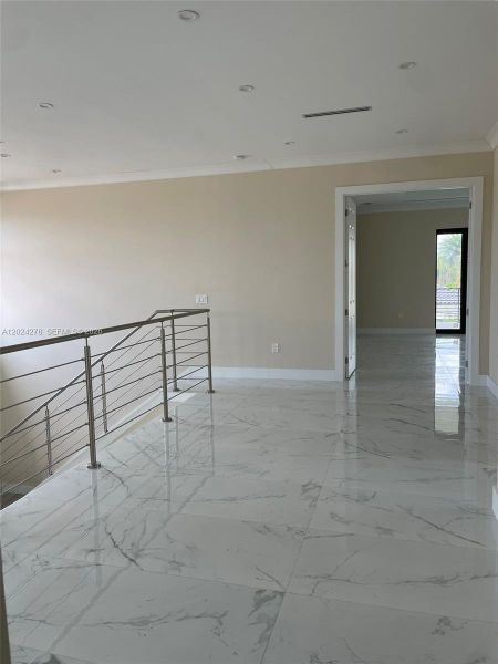 Spacious, unfurnished interior of a new home in , Miami (Image 29).