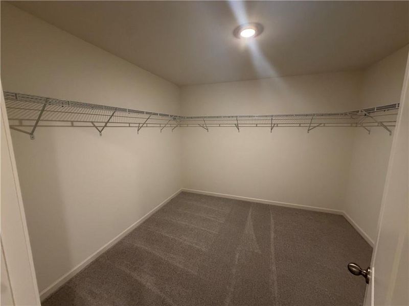 Spacious, unfurnished interior of a new home in Mt. Tabor Ridge, Dallas (Image 13).