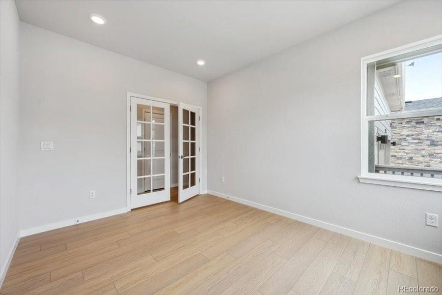 Spacious, unfurnished interior of a new home in Prestige Collection at Parkdale Commons, Lafayette (Image 13).