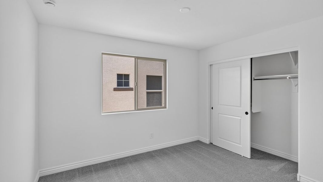 Spacious, unfurnished interior of a new home in Allen Ranches, Litchfield Park (Image 16).