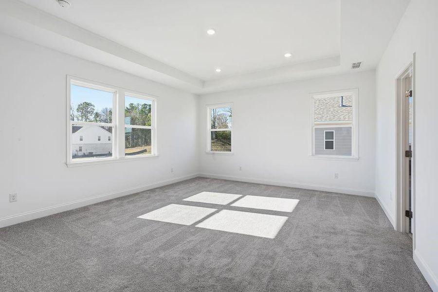 Spacious, unfurnished interior of a new home in Oakmead, Buford (Image 21).