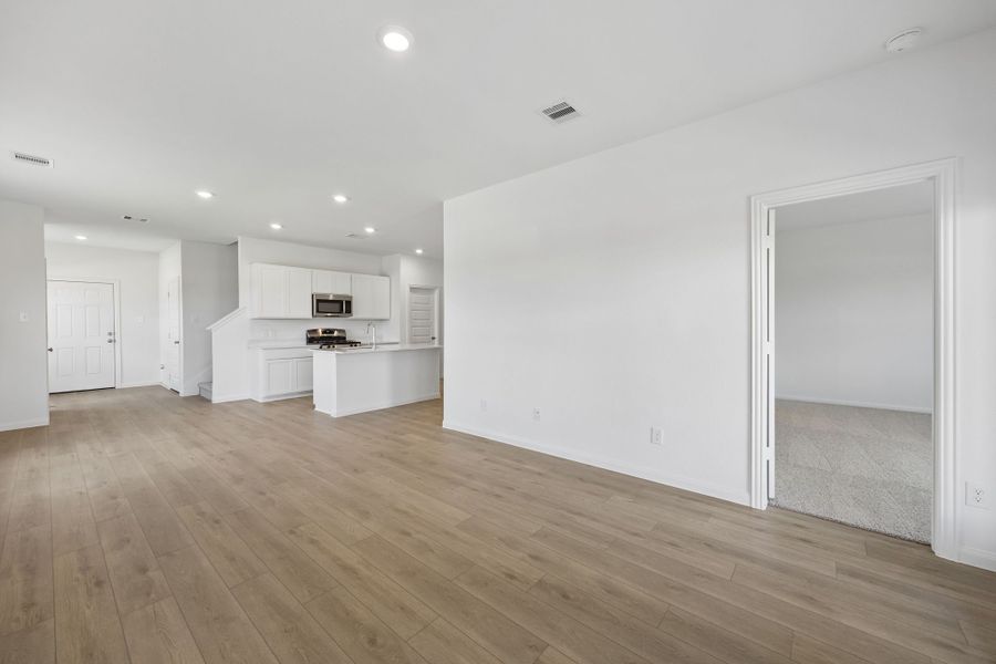 Spacious, unfurnished interior of a new home in Magnolia Springs, Montgomery (Image 15). Spacious, unfurnished interior of a new home in Magnolia Springs, Montgomery (Image 15).