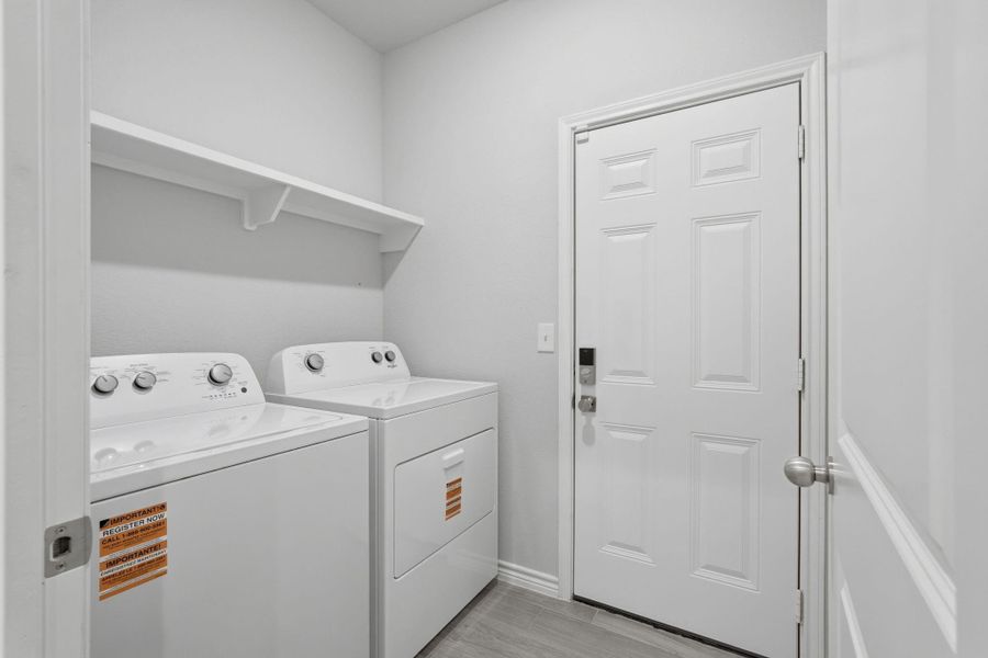 Furnished interior view inside a new home in Arrowhead Lakes, Willis (Image 12).