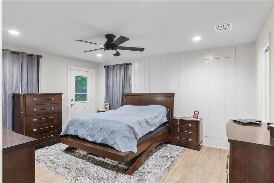 Furnished interior view inside a new home in , Lindale (Image 6).