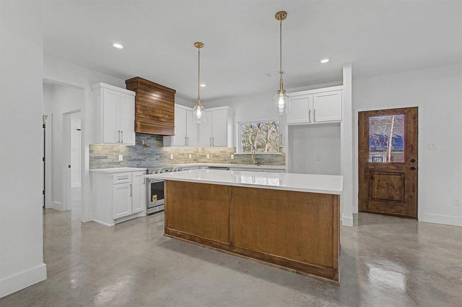 Furnished interior view inside a new home in , Pottsboro (Image 11).
