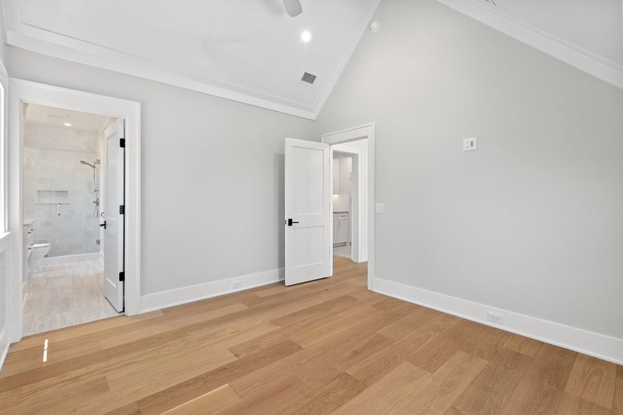Spacious, unfurnished interior of a new home in , Charleston (Image 57).