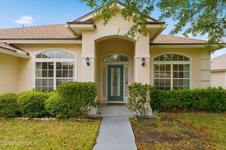 Exterior details and patio area of a home in , Jacksonville (Image 3).