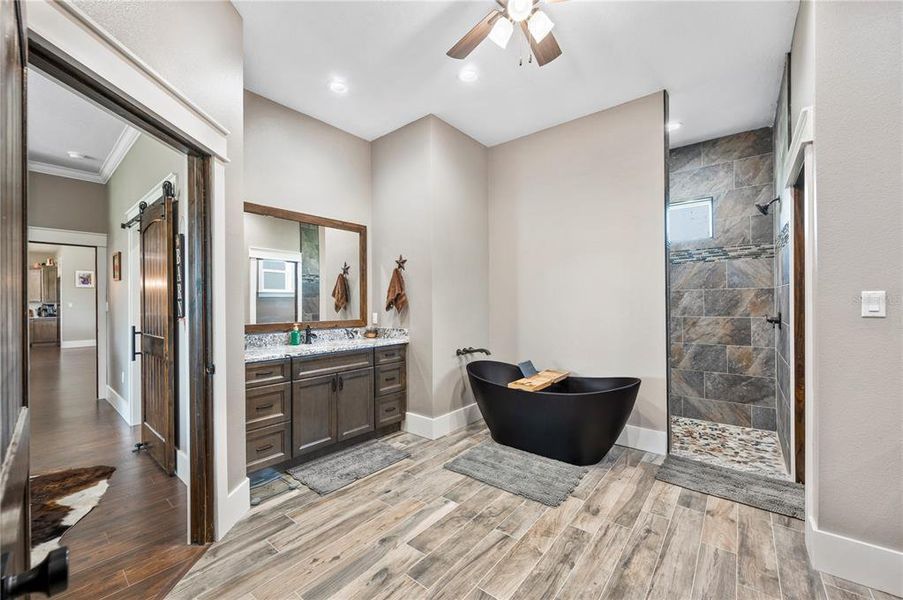 Furnished interior view inside a new home in , Lakeland (Image 5).