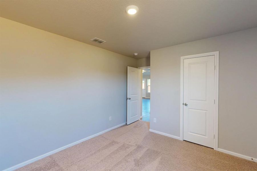 Spacious, unfurnished interior of a new home in Kings Way, Denton (Image 14).