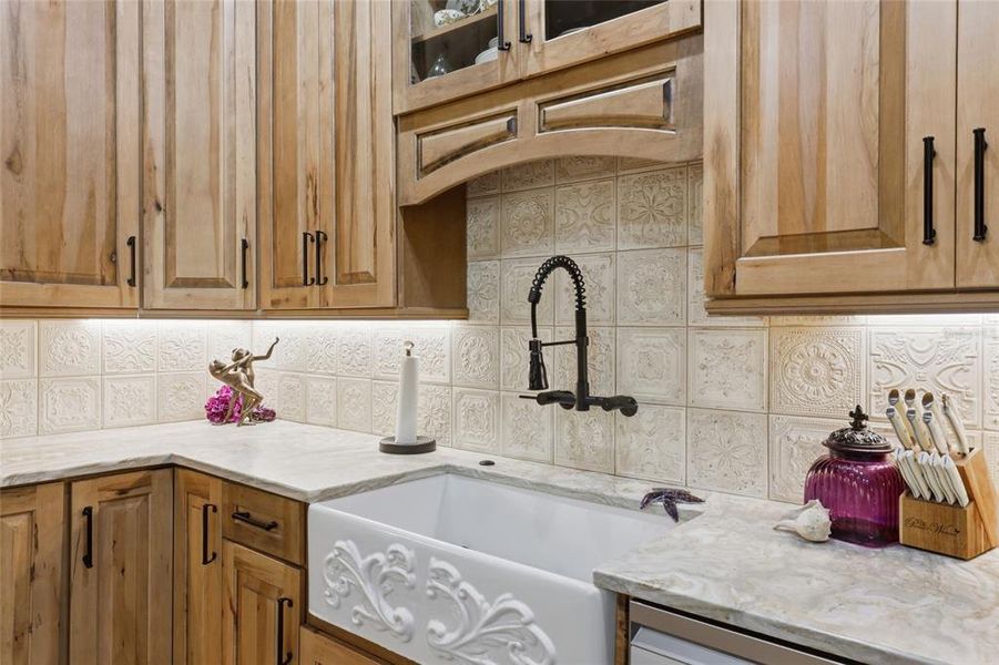 Close-up of interior finishes inside a home in , Cape Coral (Image 19).