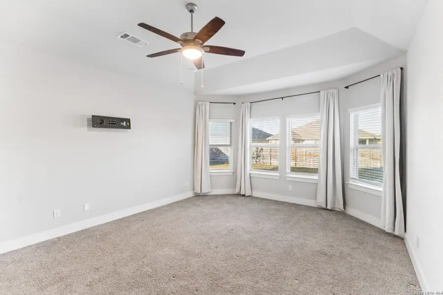 Spacious, unfurnished interior of a new home in Autry Pond, San Antonio (Image 48).