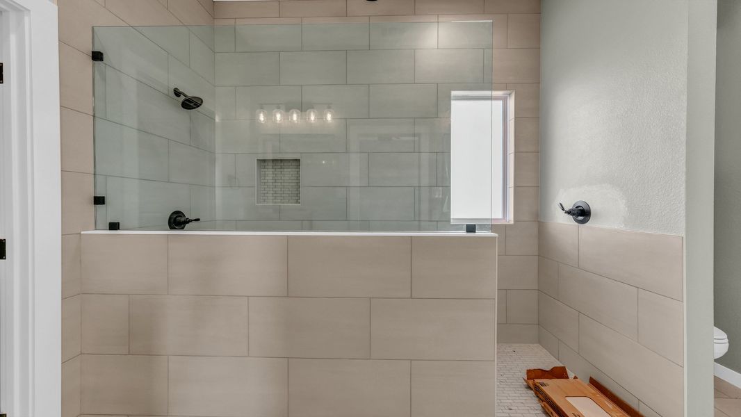 Image 70 representing the Jarrett 1 by Zeal Home Builders in Saddle Crest Estates, Weatherford, TX.