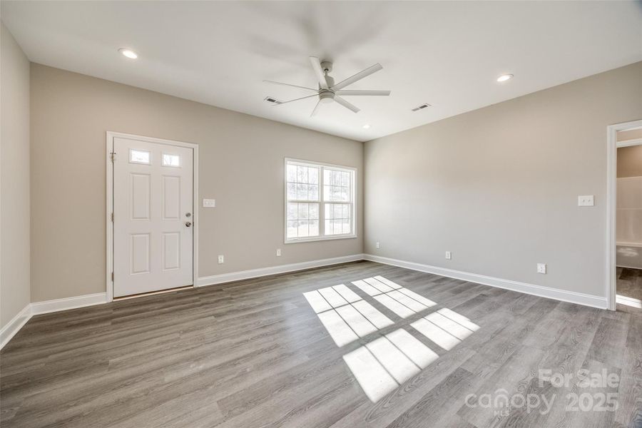 Representative photo of same build; colors and selections may differ. Representative photo of same build; colors and selections may differ.