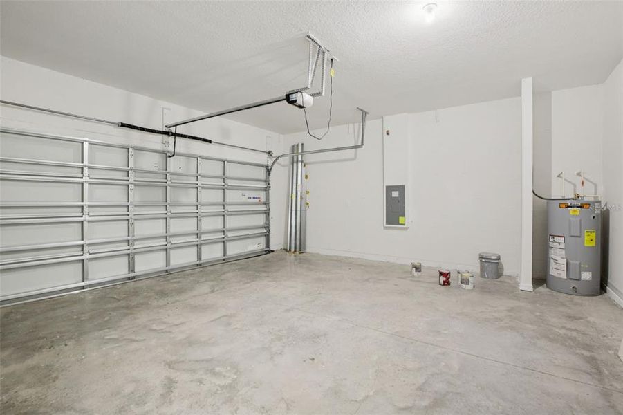 Spacious, unfurnished interior of a new home in Coasterra - Reserve Series, Palmetto (Image 34). Spacious, unfurnished interior of a new home in Coasterra - Reserve Series, Palmetto (Image 34).