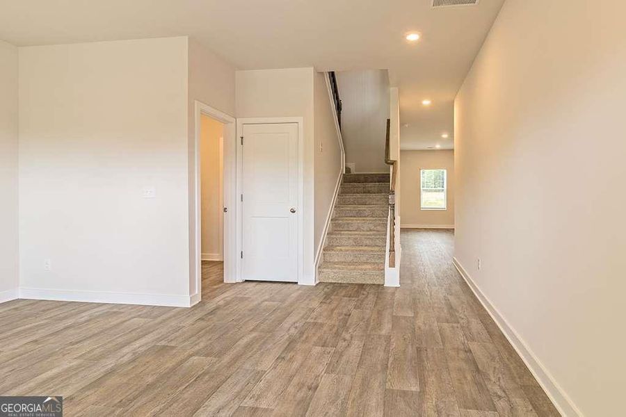 Spacious, unfurnished interior of a new home in Fern Dale, Fairburn (Image 18).
