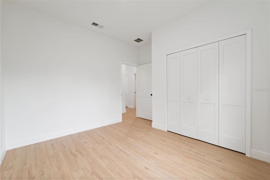 Spacious, unfurnished interior of a new home in , Ocala (Image 26).