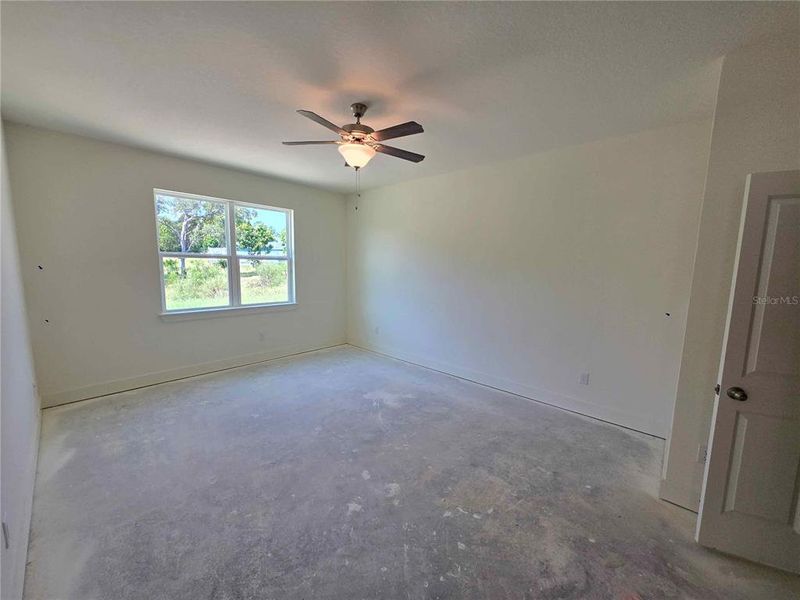 Spacious, unfurnished interior of a new home in , Spring Hill (Image 6).