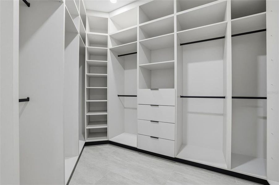 Image 93 of a home in .