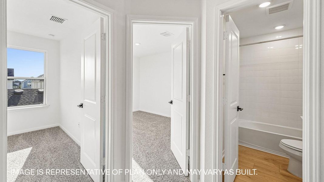 Spacious, unfurnished interior of a new home in Avery Centre, Round Rock (Image 21).
