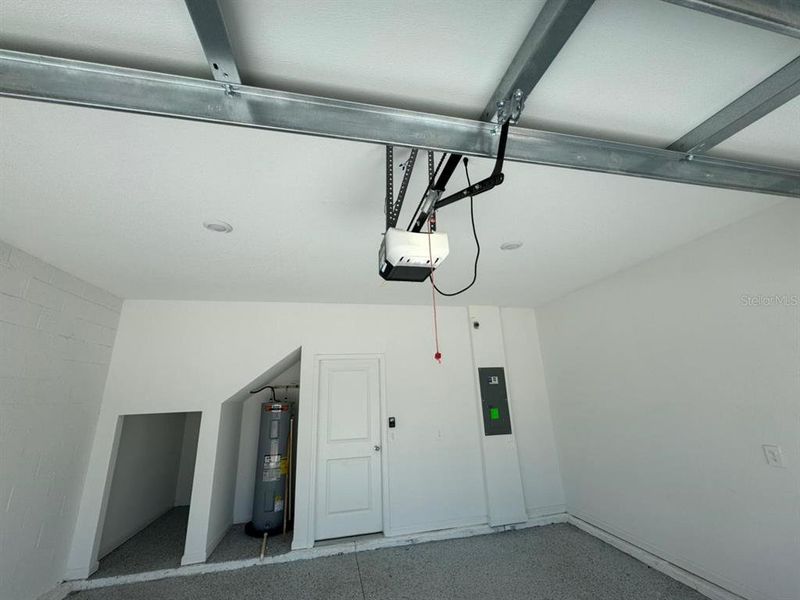 Spacious, unfurnished interior of a new home in , Davenport (Image 24).