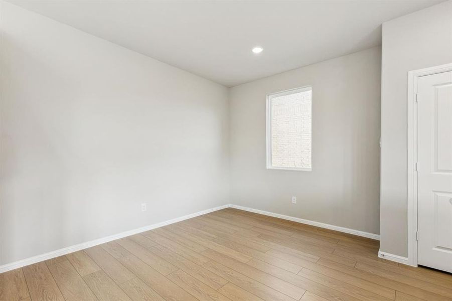 Spacious, unfurnished interior of a new home in AnaCapri, Anna (Image 16).