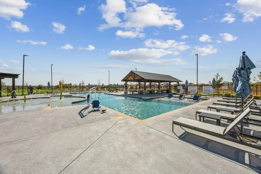 Community amenities in Madero 50s, Fort Worth (Image 20).