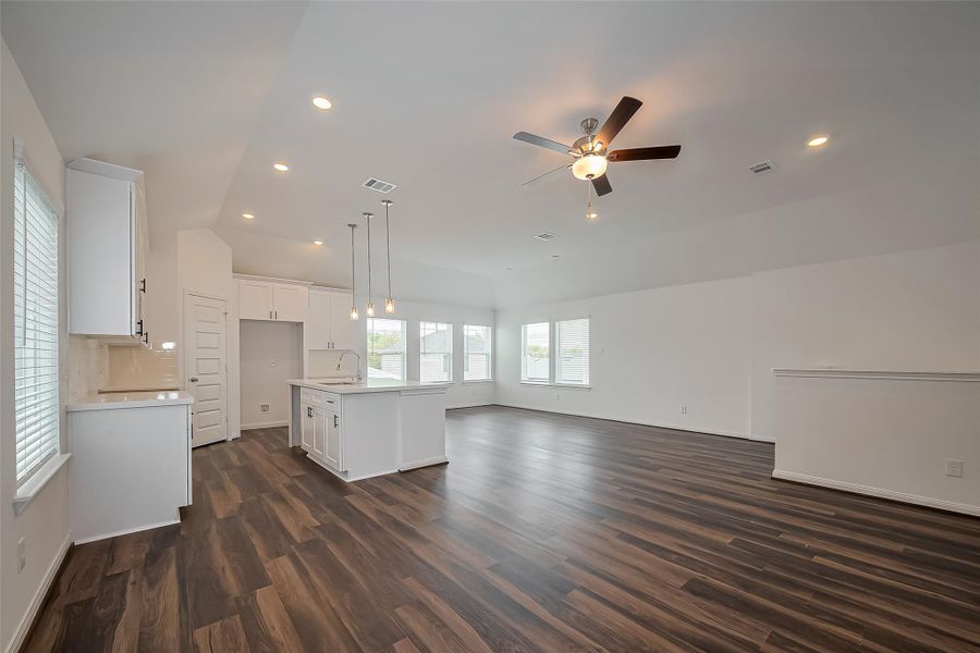 Furnished interior view inside a new home in Eagle Landing, Houston (Image 18). Furnished interior view inside a new home in Eagle Landing, Houston (Image 18).