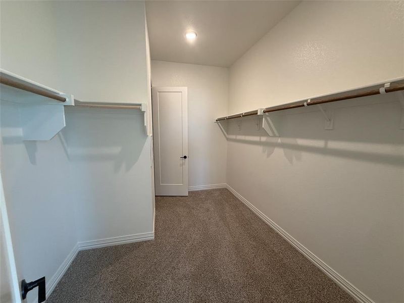 Spacious, unfurnished interior of a new home in Calhoun Acres, Azle (Image 13). Spacious, unfurnished interior of a new home in Calhoun Acres, Azle (Image 13).