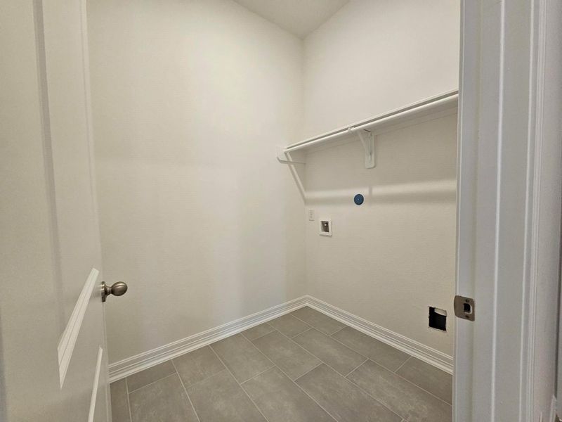 Spacious, unfurnished interior of a new home in Azalea, Brookshire (Image 8).