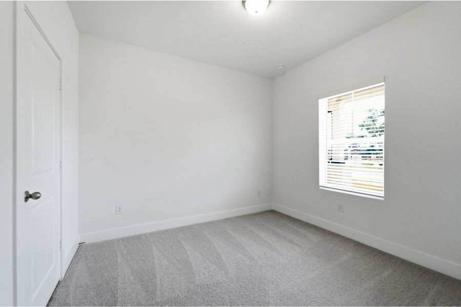 Spacious, unfurnished interior of a new home in Paramount, Kyle (Image 29).
