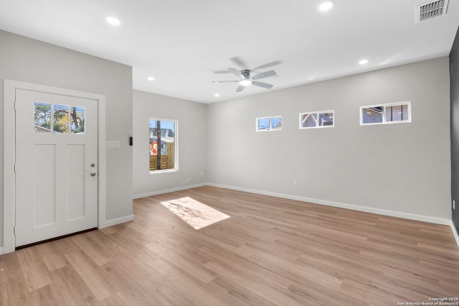 Spacious, unfurnished interior of a new home in , San Antonio (Image 19).