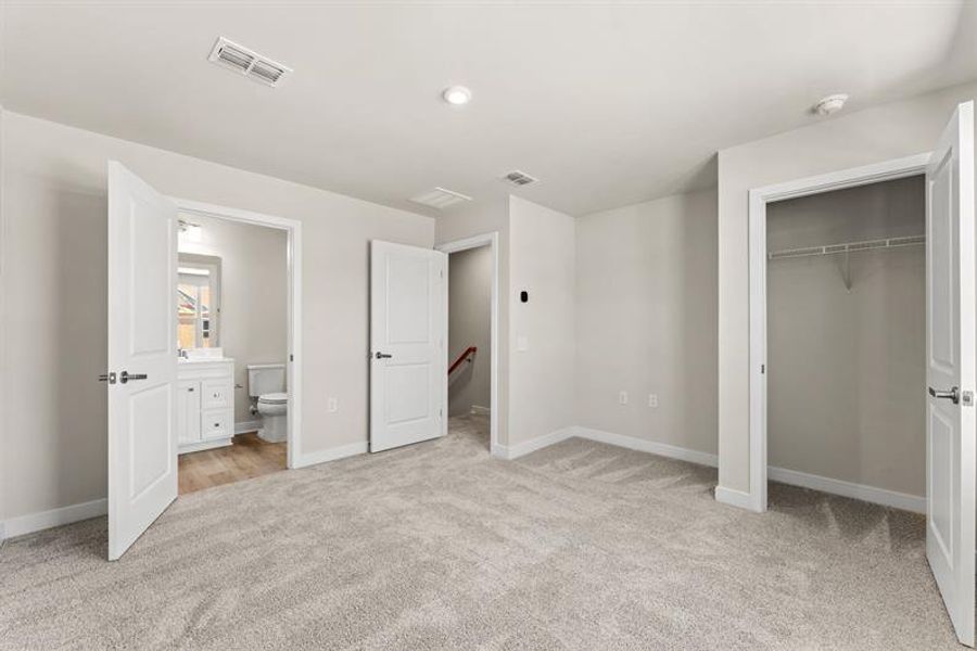 Spacious, unfurnished interior of a new home in Stoneridge, Myrtle Beach (Image 22). Spacious, unfurnished interior of a new home in Stoneridge, Myrtle Beach (Image 22).