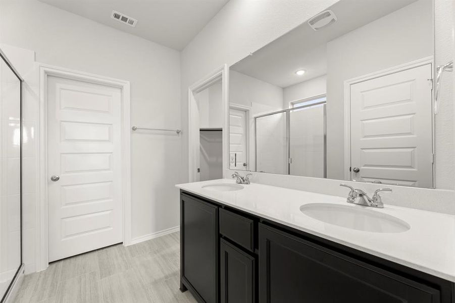 15. 203 Bandit - Bath 15. 203 Bandit - Bath