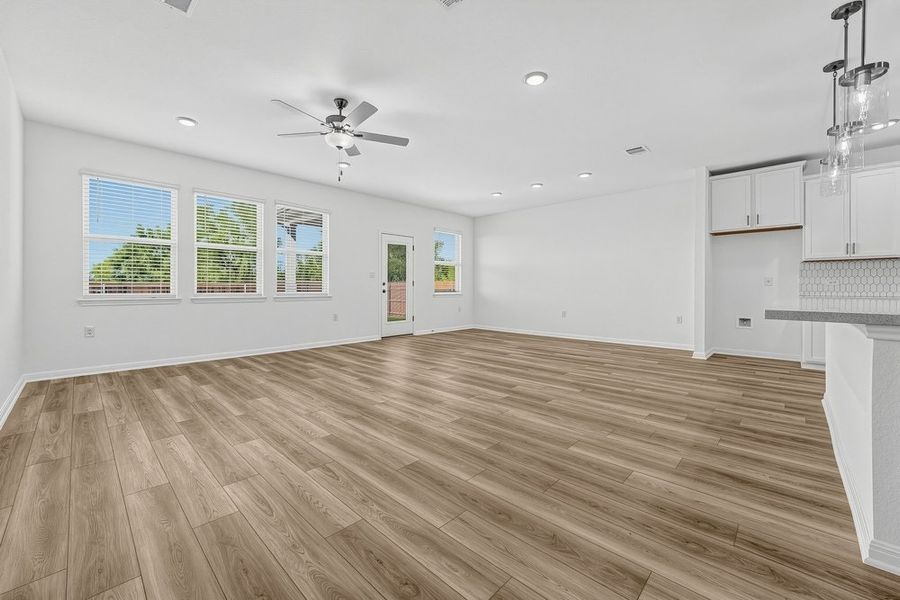 Spacious, unfurnished interior of a new home in Lisso, Pflugerville (Image 13).