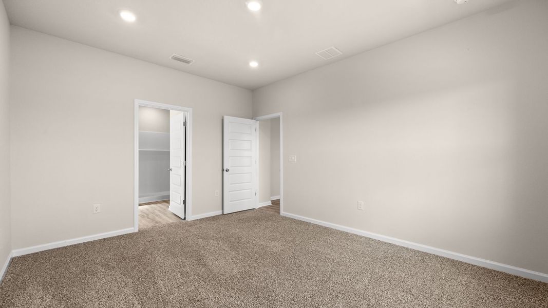 Spacious, unfurnished interior of a new home in Hodges Bayou Plantation, Panama City (Image 28).