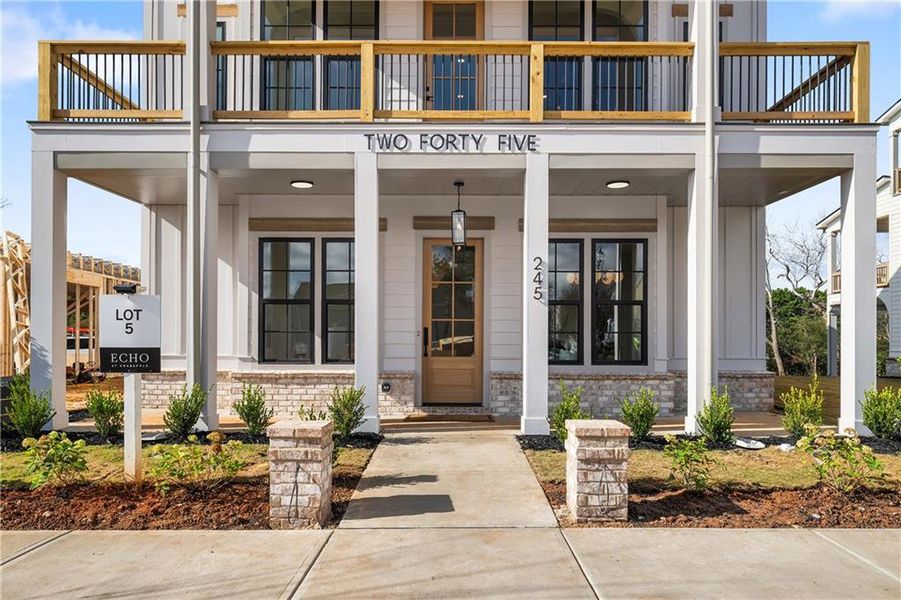 Condo located in Milton, GA showcasing its design and architecture (Image 4).