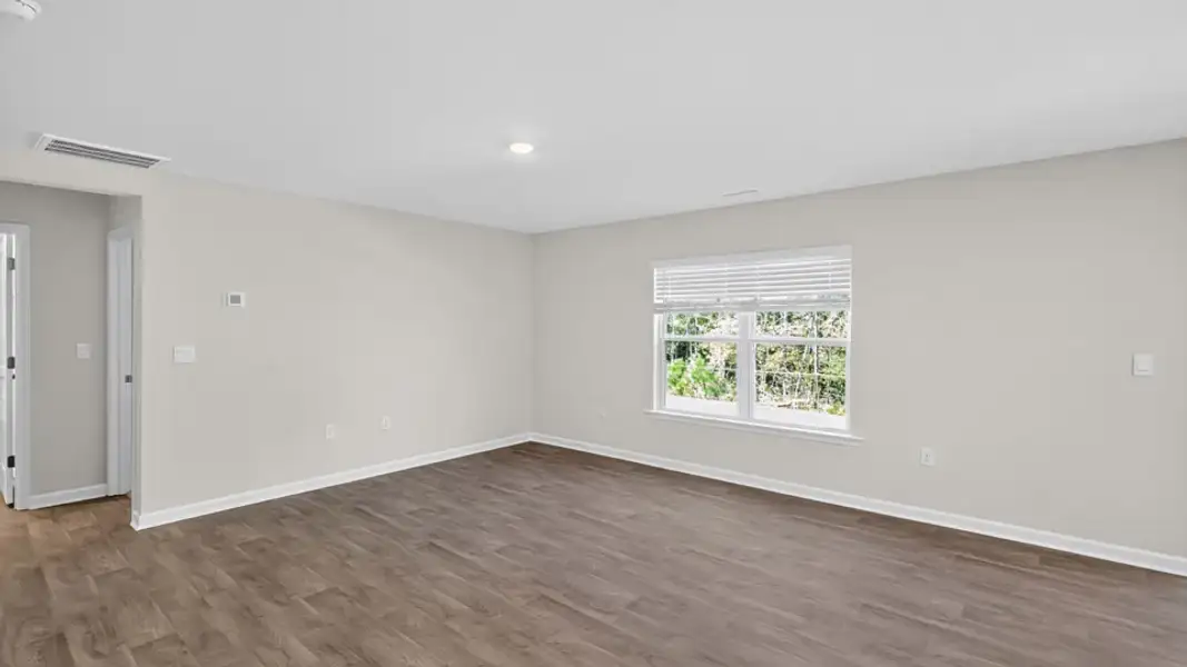 Spacious, unfurnished interior of a new home in Mangum Farms, Stem (Image 18).