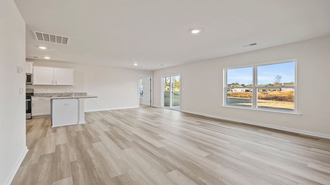 Spacious, unfurnished interior of a new home in Lakestone, Woodruff (Image 22).