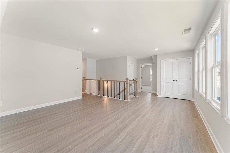 Spacious, unfurnished interior of a new home in Linden Grove, Powder Springs (Image 19).