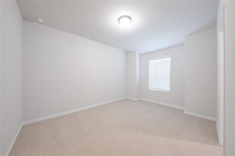 Spacious, unfurnished interior of a new home in Lake Pointe: Lake Pointe at Paloma Creek, Little Elm (Image 21).