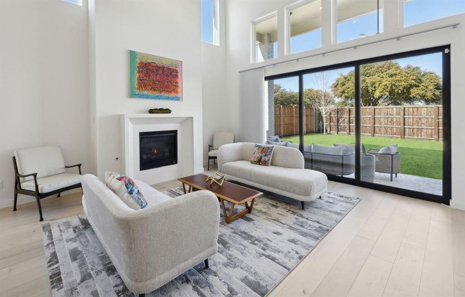 Furnished interior view inside a new home in , Richardson (Image 27).