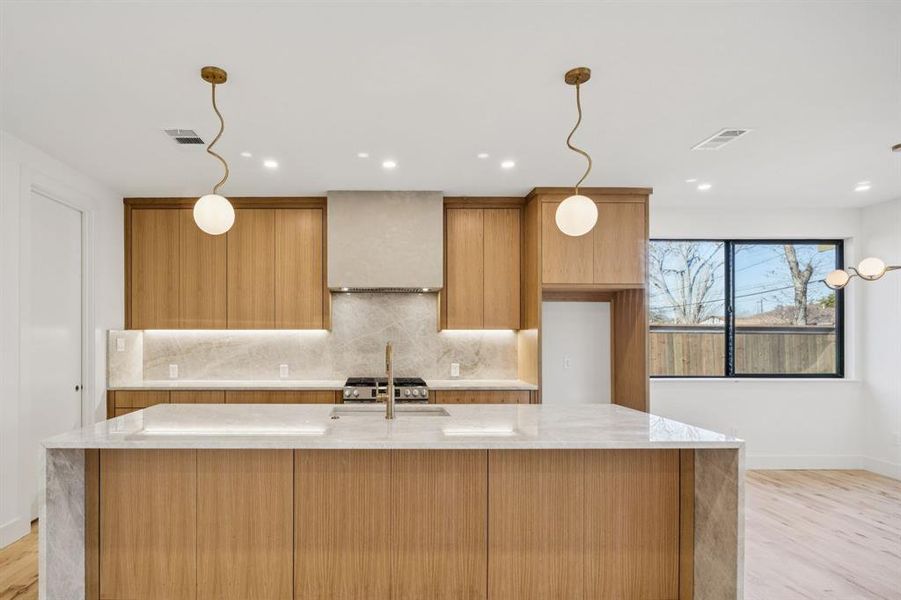 Furnished interior view inside a new home in , Dallas (Image 6).