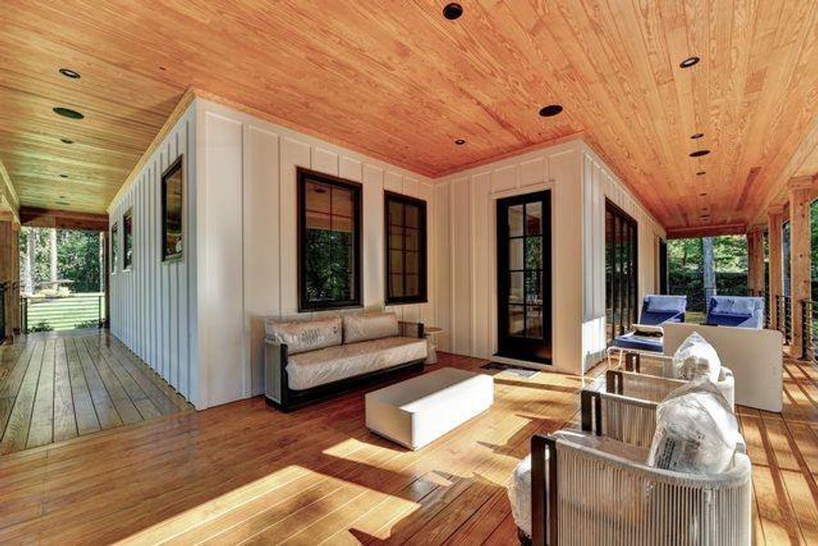 Exterior details and patio area of a home in , Gainesville (Image 29).