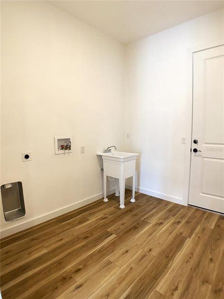 Spacious, unfurnished interior of a new home in , Punta Gorda (Image 23).